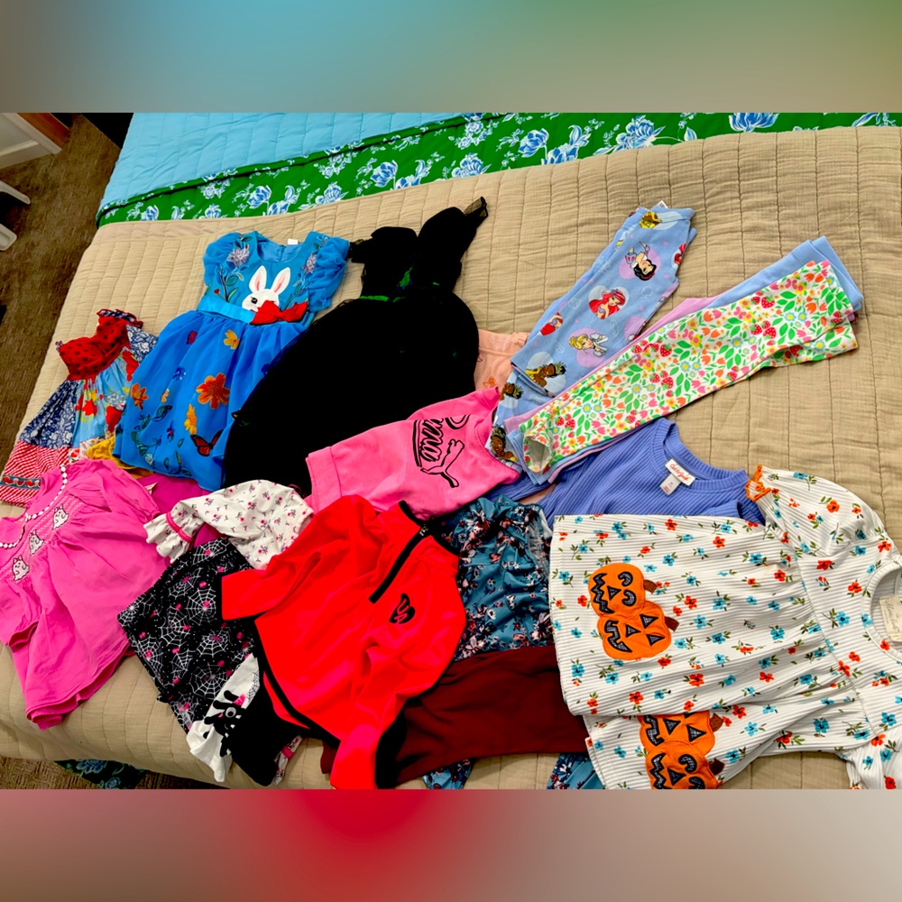 Girls size 2 Clothing bundle 20 plus pieces